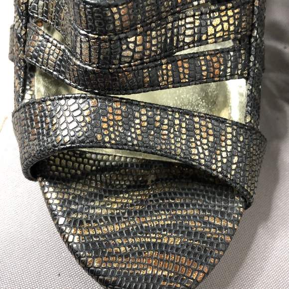 Bebe metallic animal stripped stilettos - Picture 5 of 5